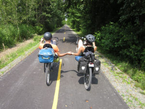cyclistes - cyclotouristes - voyager en couple - blog cyclotourisme - blogue cyclotourisme - blog voyage vélo - blogue voyage vélo - plateforme cyclotourisme