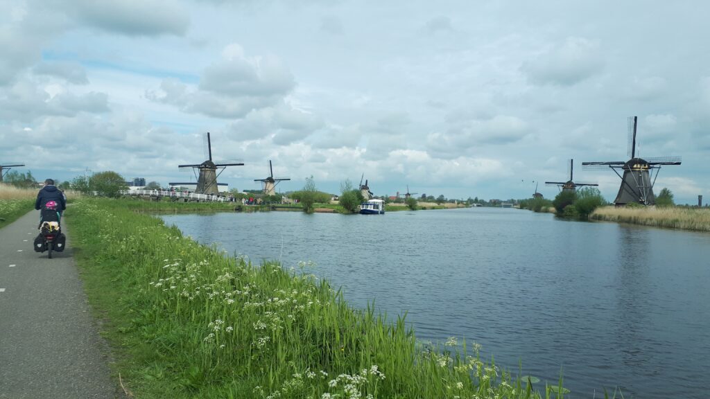 les moulins de kinderdijk - vélo - pays bas - vélo en famille - voyage vélo